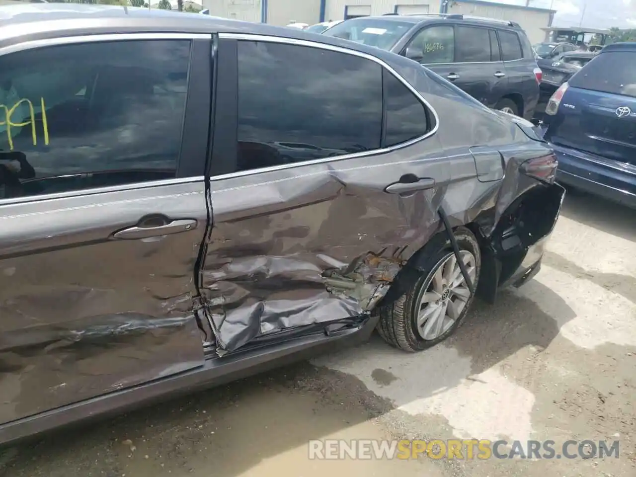 9 Photograph of a damaged car 4T1C11AK0NU673768 TOYOTA CAMRY 2022