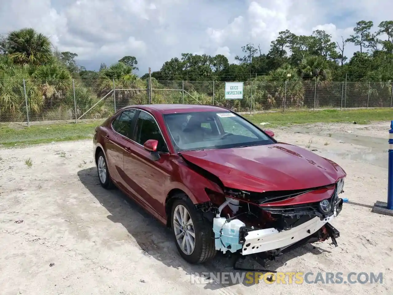 1 Photograph of a damaged car 4T1C11AK0NU688139 TOYOTA CAMRY 2022