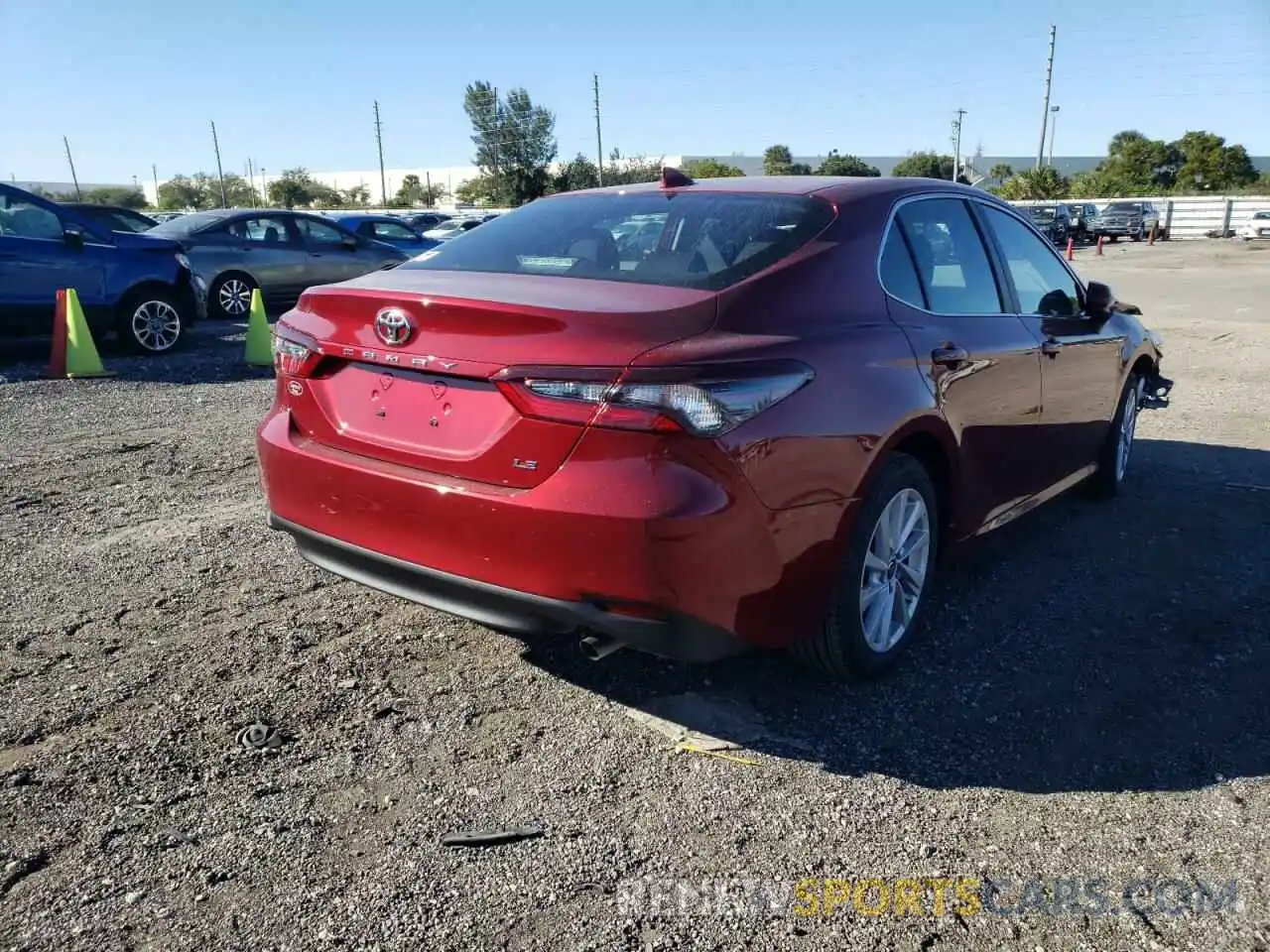 4 Photograph of a damaged car 4T1C11AK1NU010404 TOYOTA CAMRY 2022