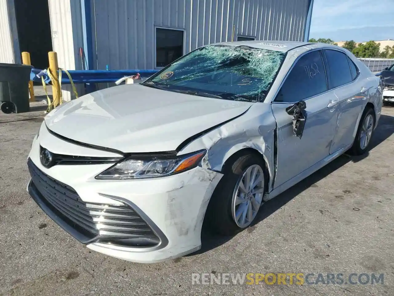 2 Photograph of a damaged car 4T1C11AK1NU040034 TOYOTA CAMRY 2022