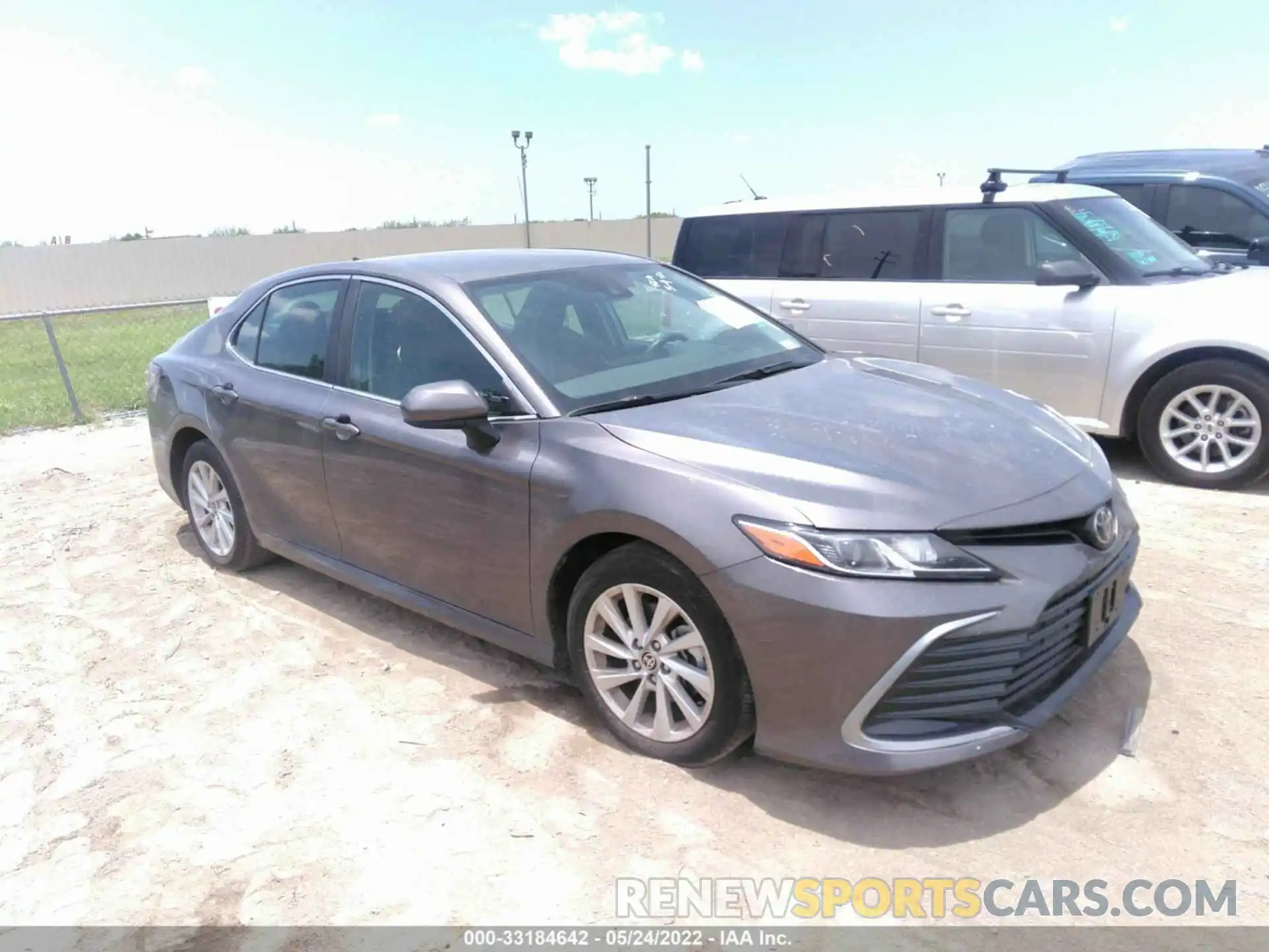 1 Photograph of a damaged car 4T1C11AK1NU499953 TOYOTA CAMRY 2022