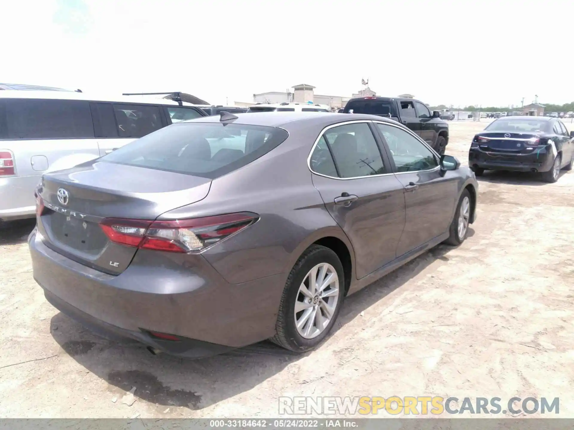 4 Photograph of a damaged car 4T1C11AK1NU499953 TOYOTA CAMRY 2022