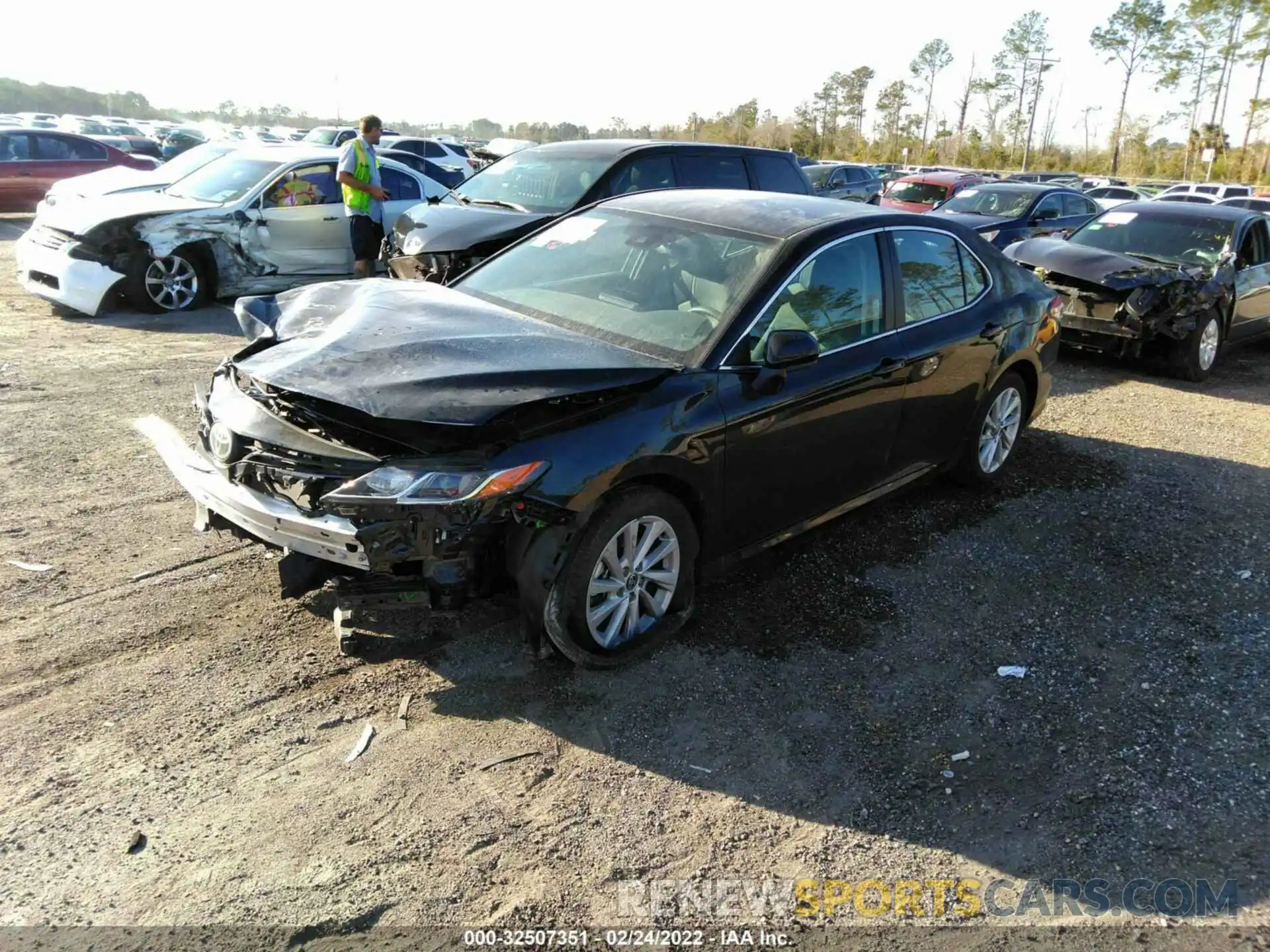 2 Фотография поврежденного автомобиля 4T1C11AK1NU623235 TOYOTA CAMRY 2022