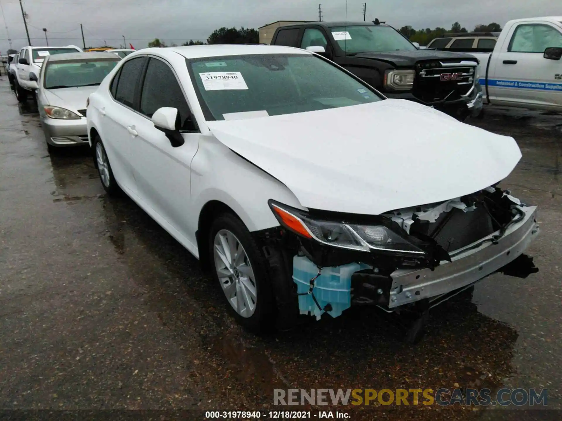 1 Photograph of a damaged car 4T1C11AK1NU629231 TOYOTA CAMRY 2022