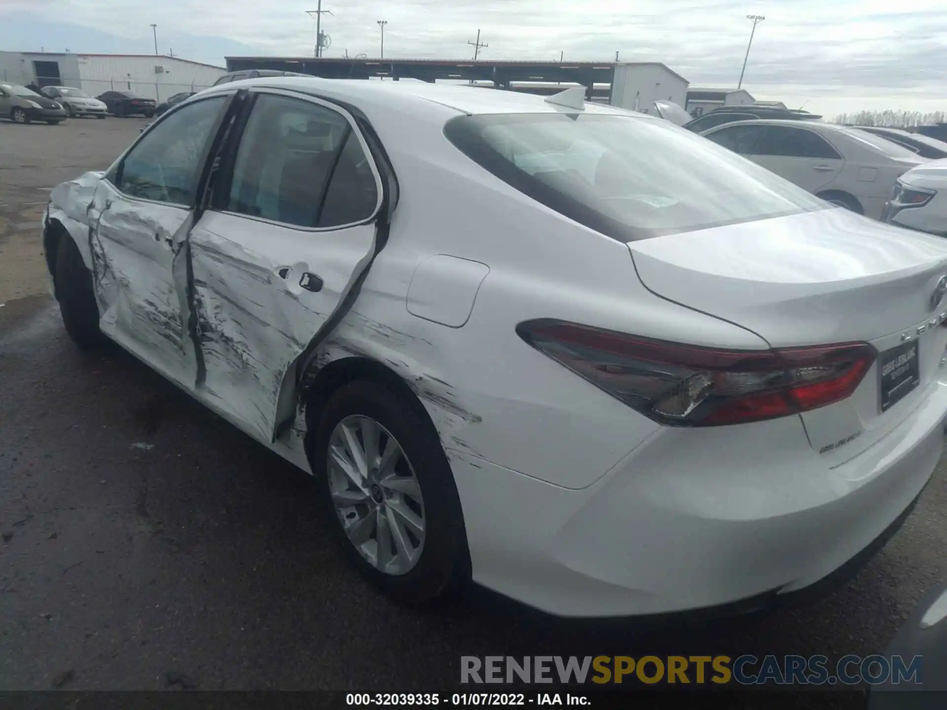 3 Photograph of a damaged car 4T1C11AK1NU635918 TOYOTA CAMRY 2022