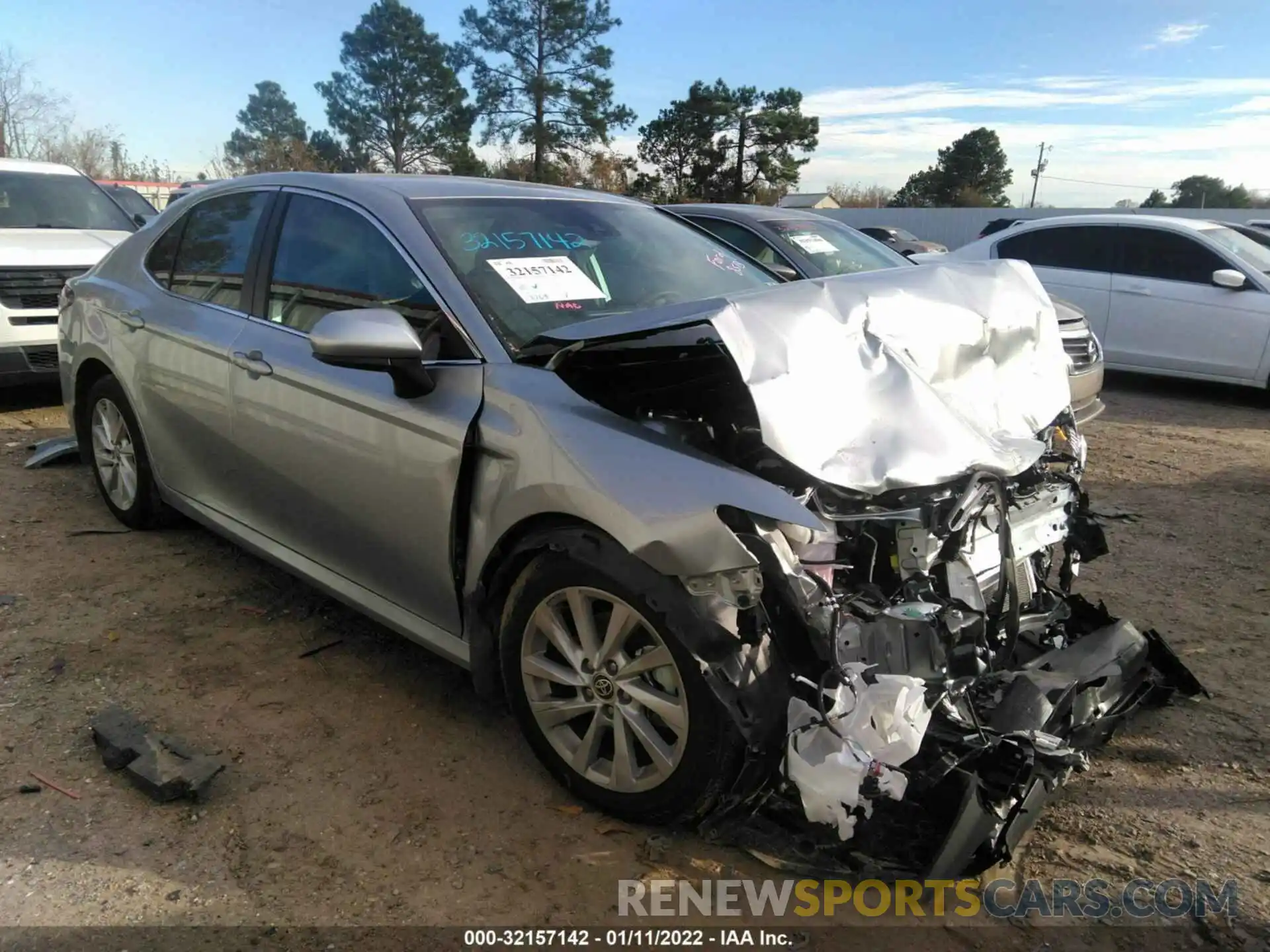 1 Photograph of a damaged car 4T1C11AK1NU638513 TOYOTA CAMRY 2022