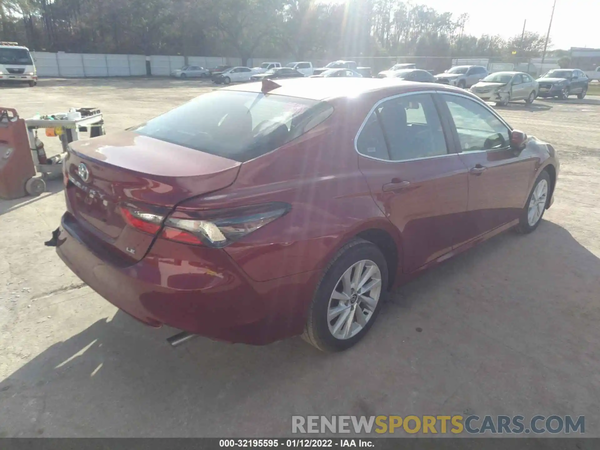 4 Photograph of a damaged car 4T1C11AK1NU639435 TOYOTA CAMRY 2022