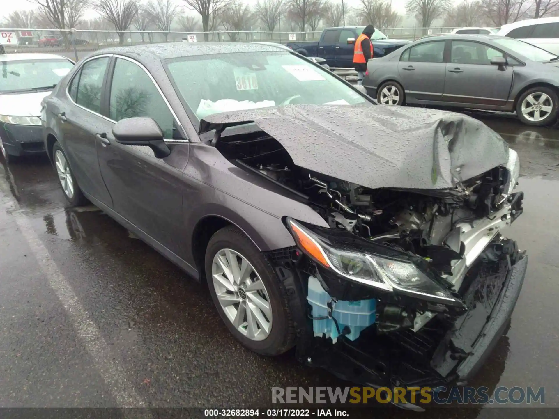 1 Photograph of a damaged car 4T1C11AK1NU646420 TOYOTA CAMRY 2022