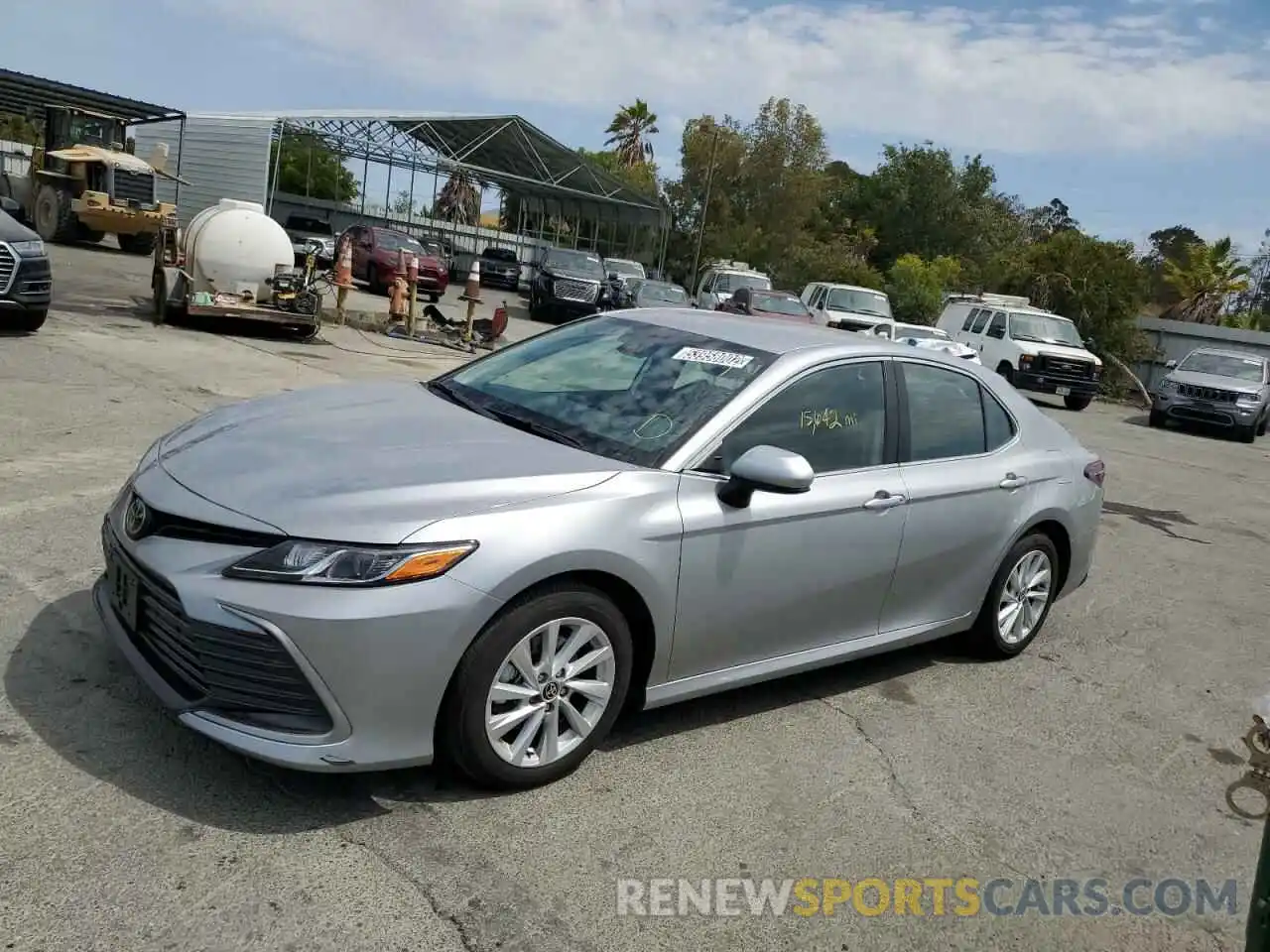 2 Photograph of a damaged car 4T1C11AK1NU654355 TOYOTA CAMRY 2022