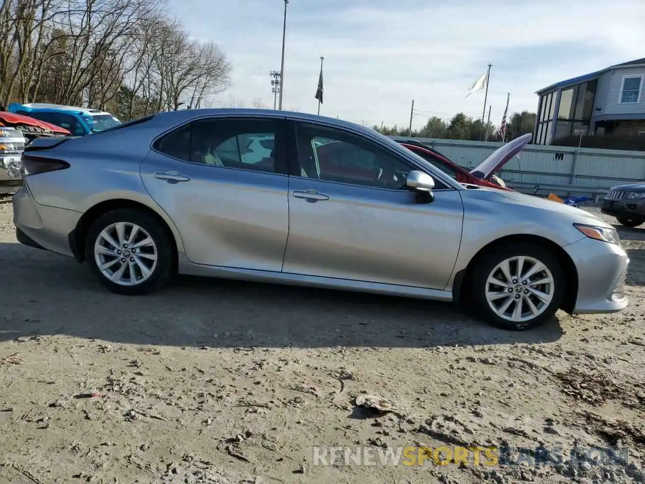 4 Photograph of a damaged car 4T1C11AK1NU683628 TOYOTA CAMRY 2022