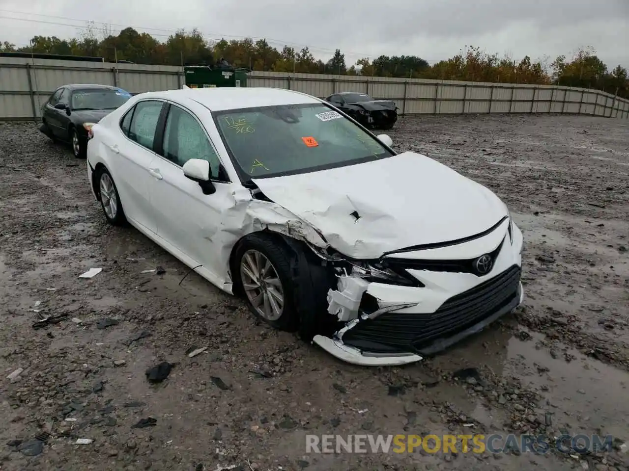 1 Photograph of a damaged car 4T1C11AK1NU689803 TOYOTA CAMRY 2022