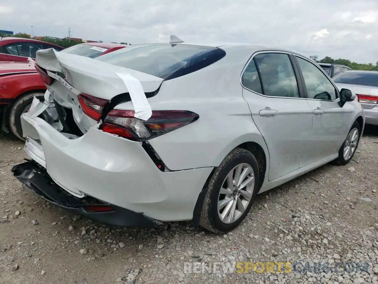 4 Photograph of a damaged car 4T1C11AK2NU004028 TOYOTA CAMRY 2022