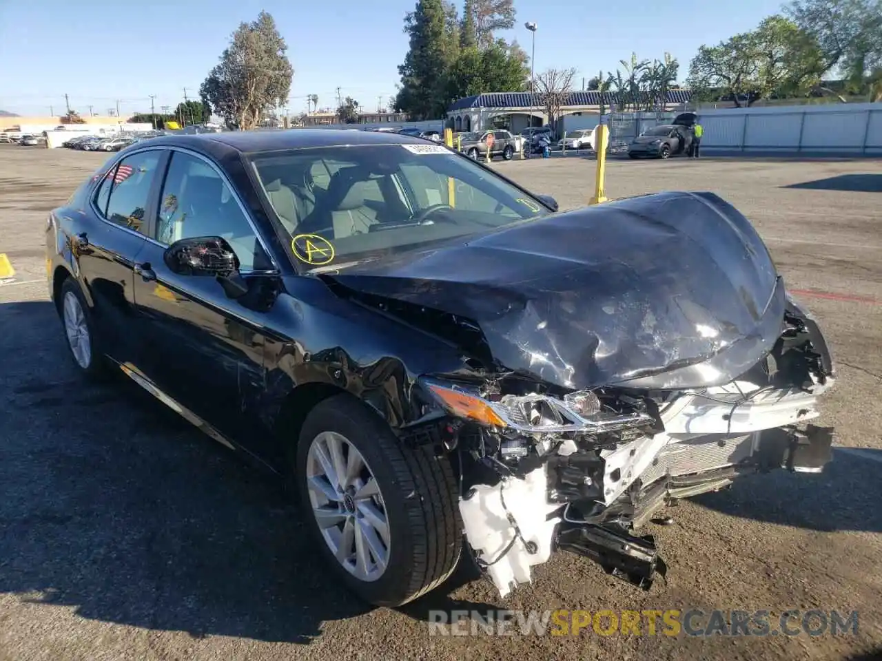 1 Photograph of a damaged car 4T1C11AK2NU652517 TOYOTA CAMRY 2022