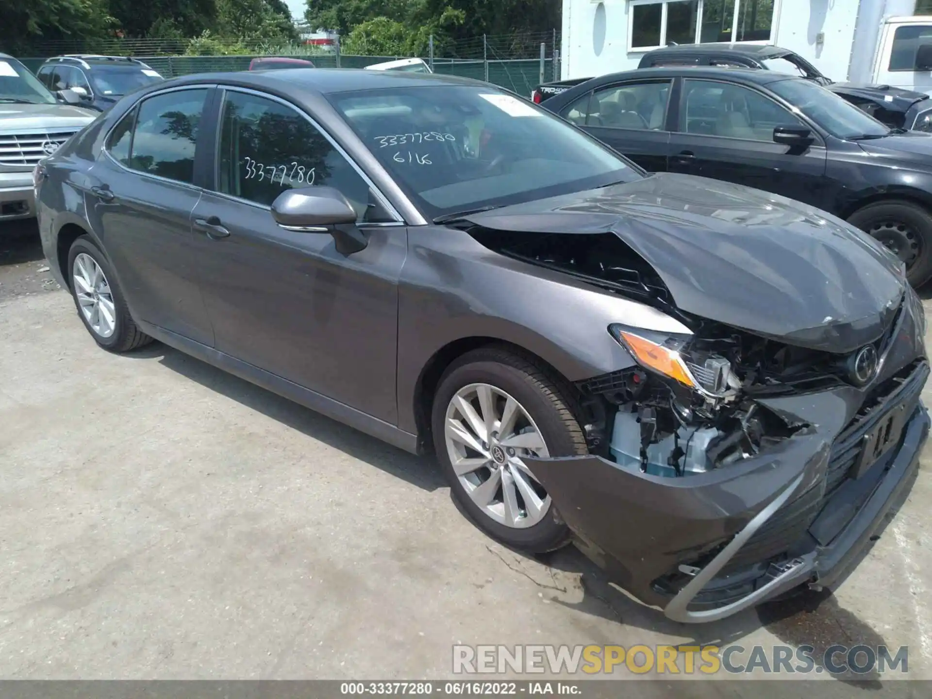 1 Photograph of a damaged car 4T1C11AK2NU674386 TOYOTA CAMRY 2022