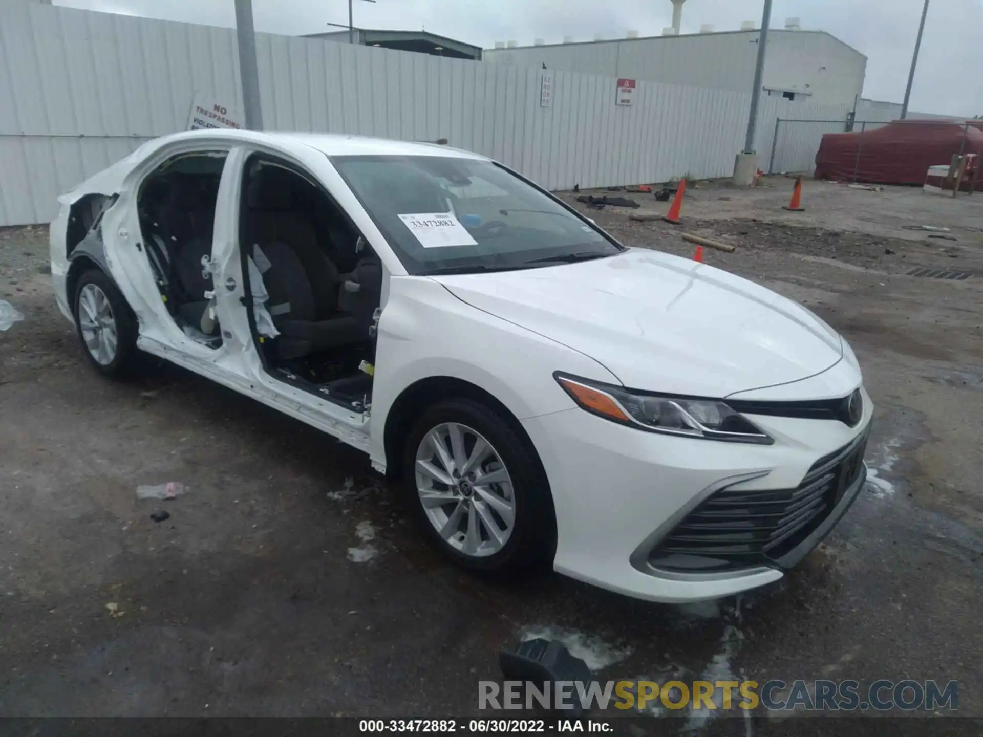 1 Photograph of a damaged car 4T1C11AK3NU001297 TOYOTA CAMRY 2022