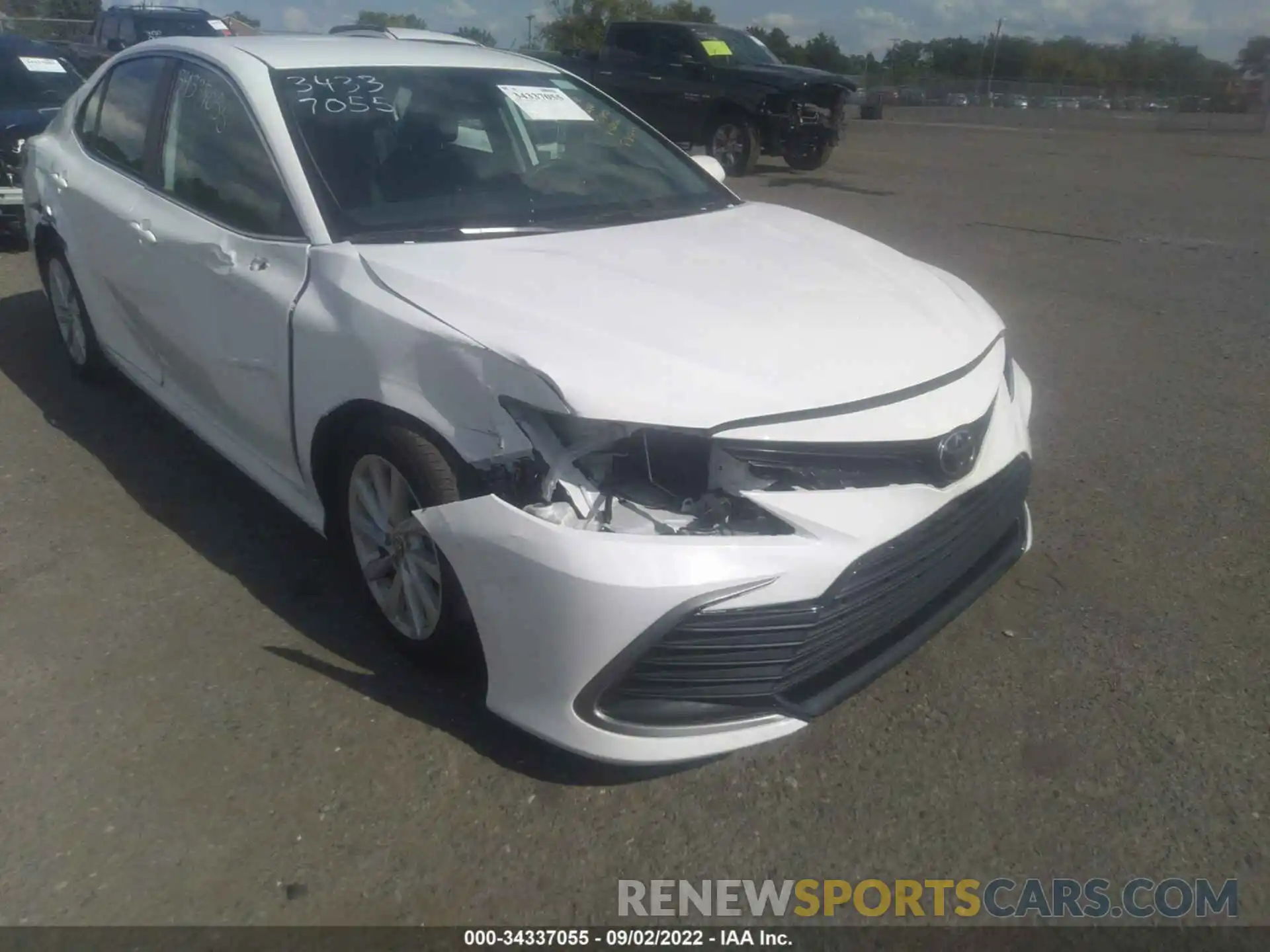 6 Photograph of a damaged car 4T1C11AK3NU621566 TOYOTA CAMRY 2022