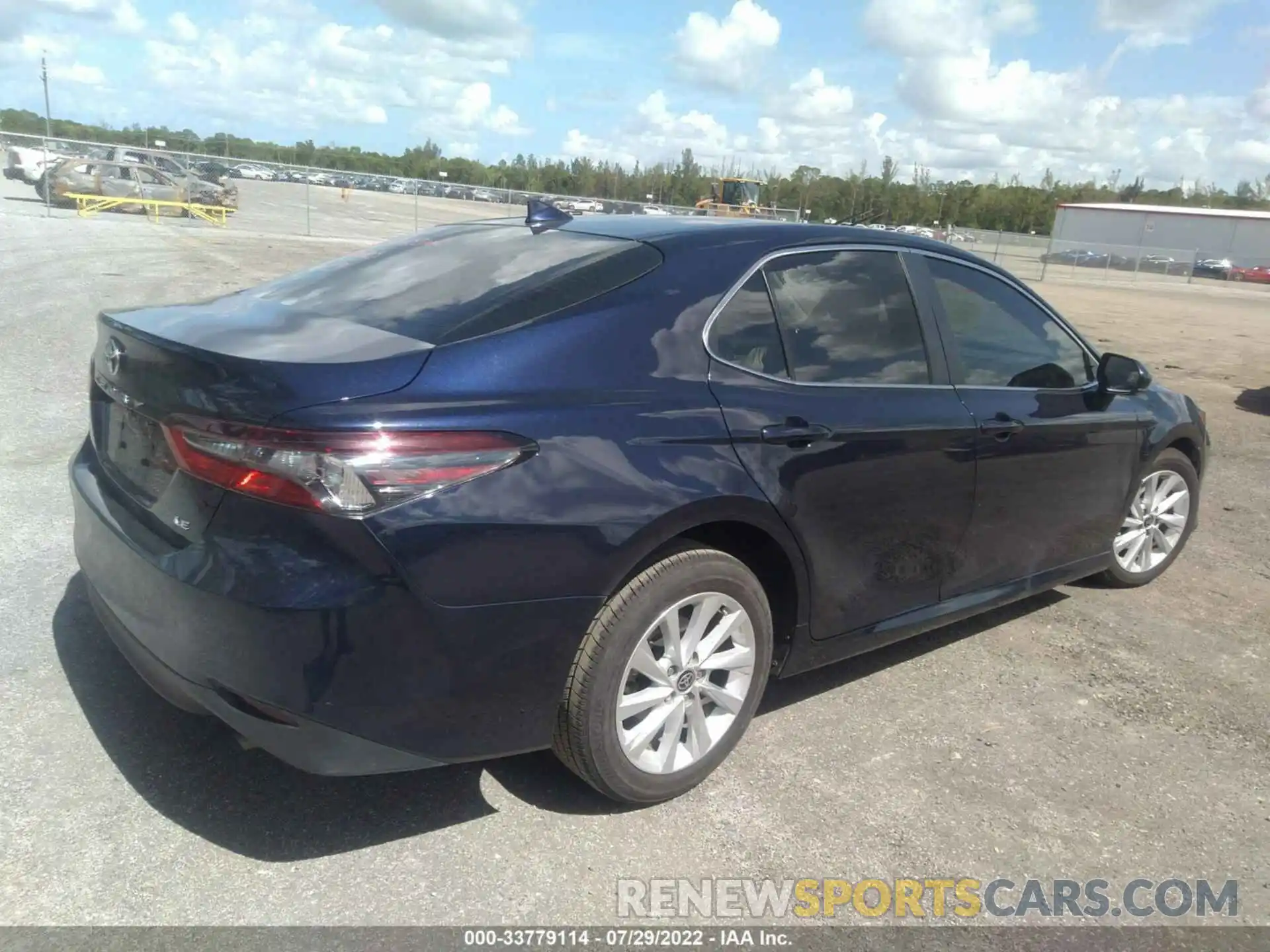 4 Photograph of a damaged car 4T1C11AK4NU061606 TOYOTA CAMRY 2022