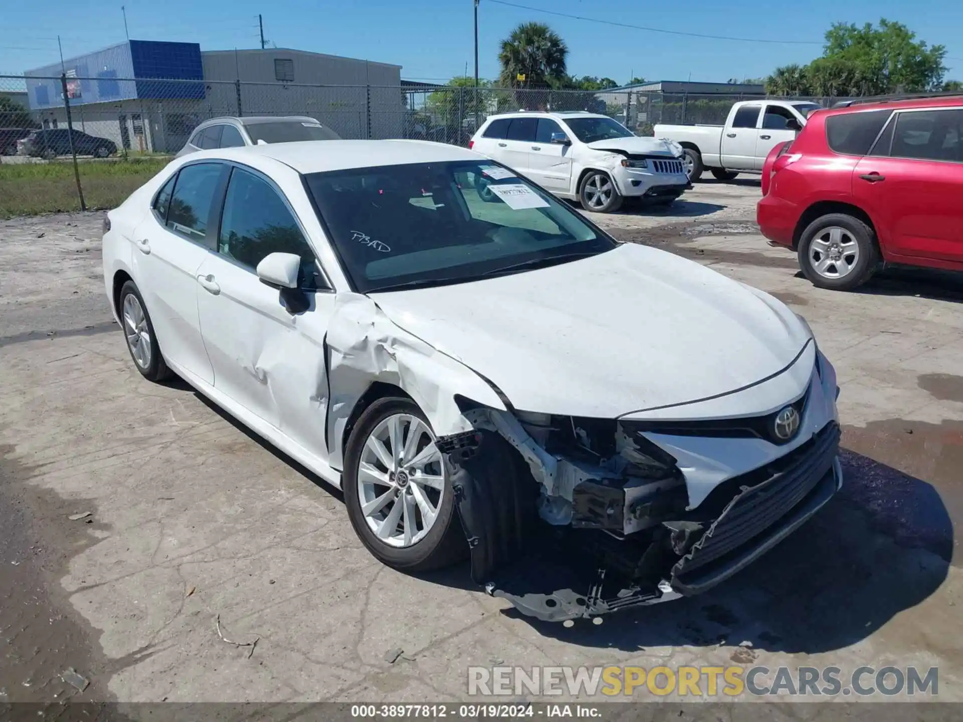 6 Photograph of a damaged car 4T1C11AK4NU636335 TOYOTA CAMRY 2022