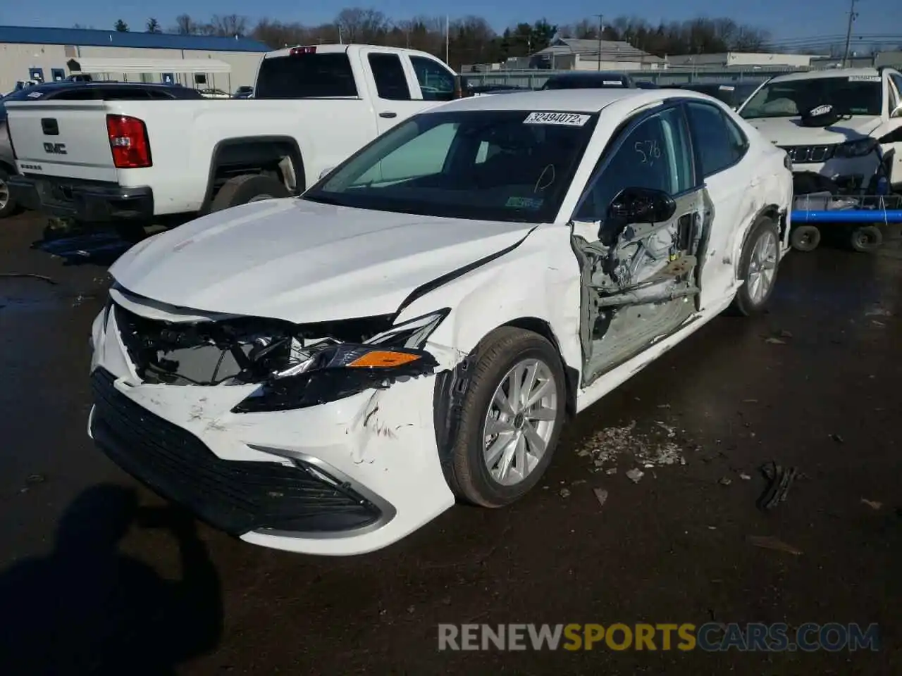 2 Photograph of a damaged car 4T1C11AK4NU639591 TOYOTA CAMRY 2022