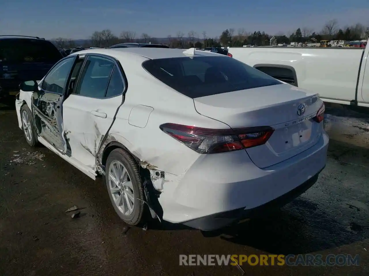 3 Photograph of a damaged car 4T1C11AK4NU639591 TOYOTA CAMRY 2022