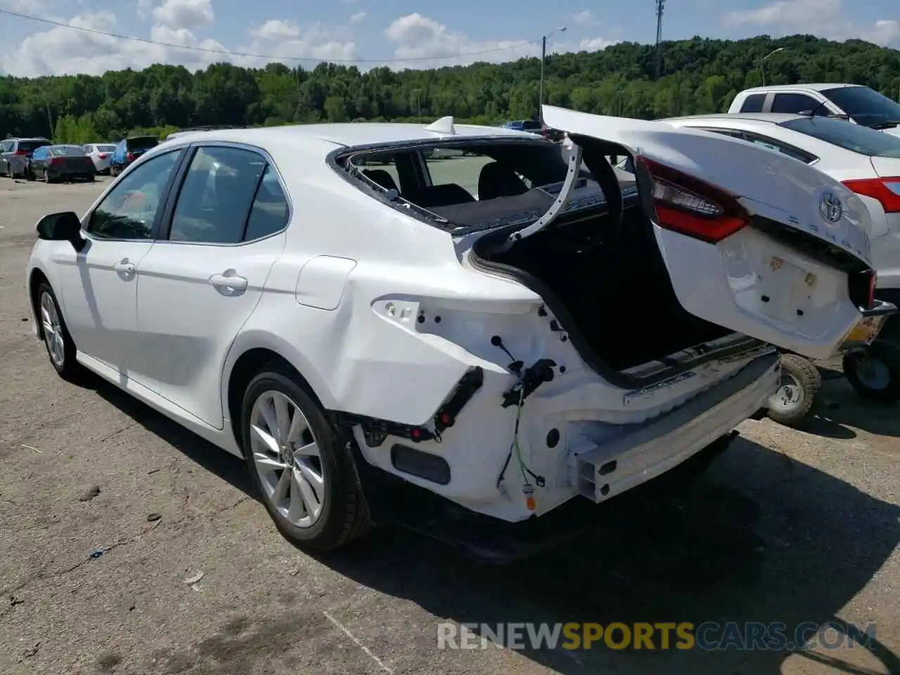 3 Photograph of a damaged car 4T1C11AK4NU640417 TOYOTA CAMRY 2022