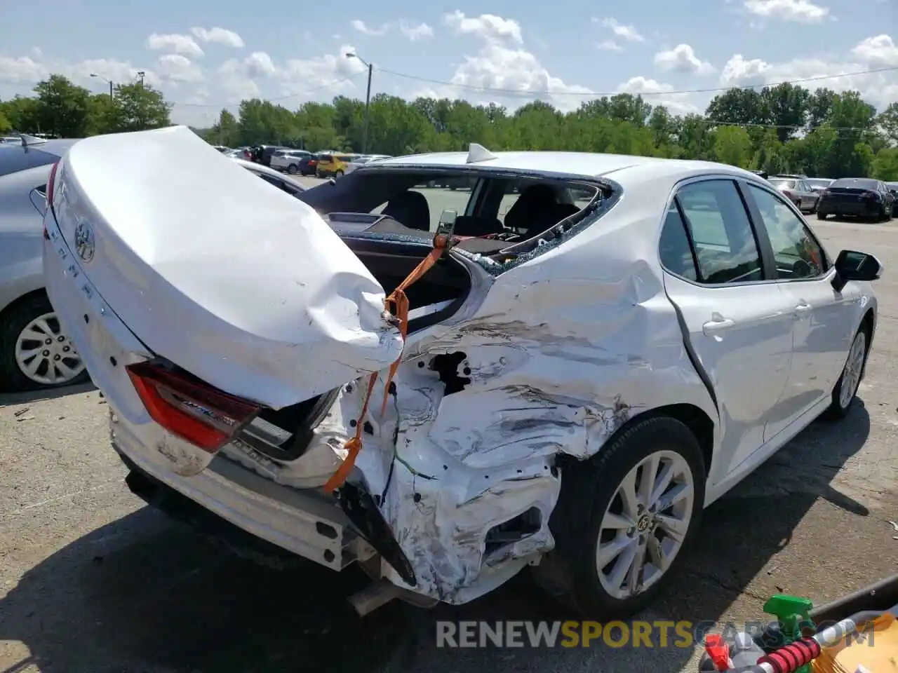 4 Photograph of a damaged car 4T1C11AK4NU640417 TOYOTA CAMRY 2022