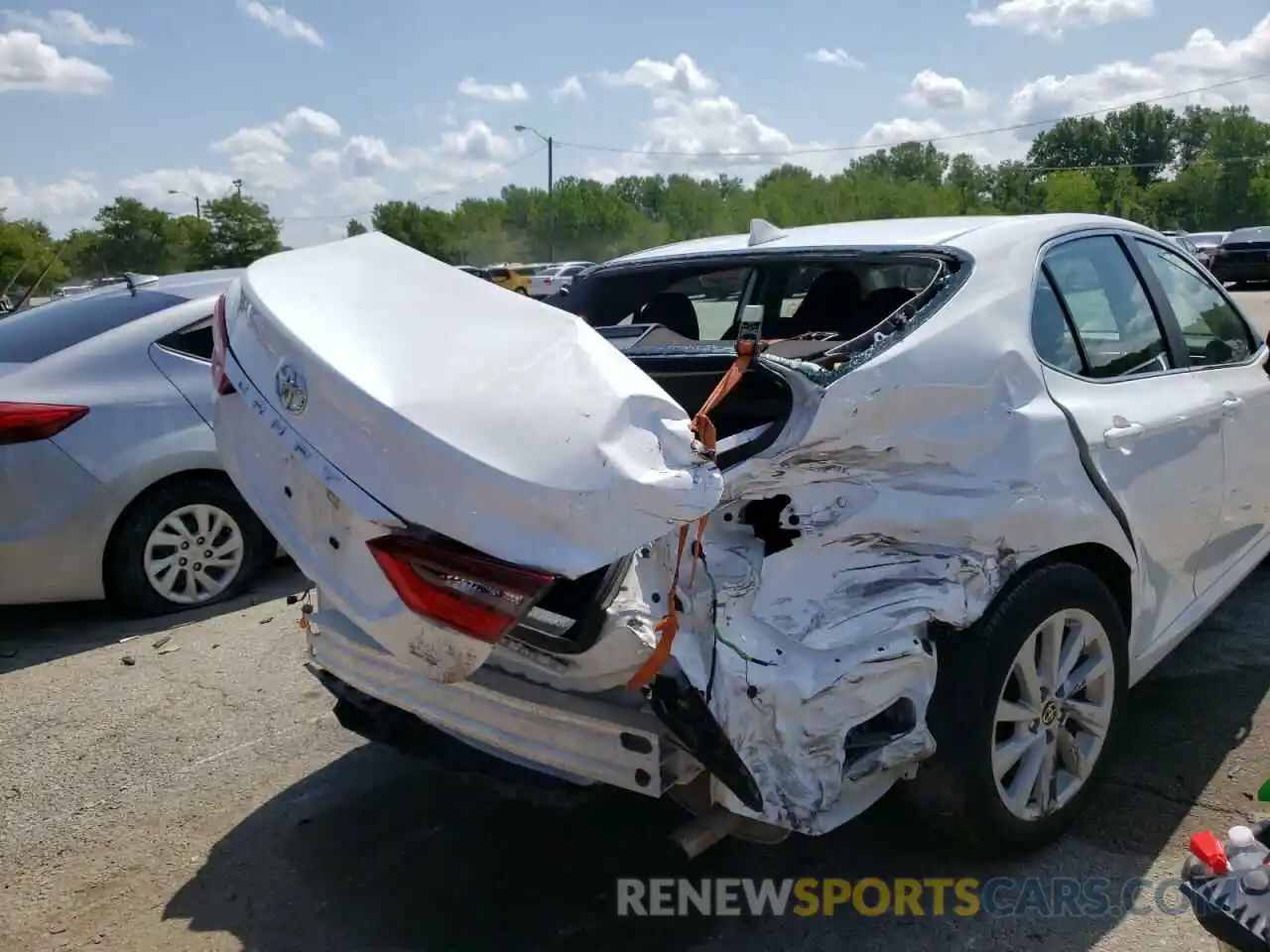 9 Photograph of a damaged car 4T1C11AK4NU640417 TOYOTA CAMRY 2022