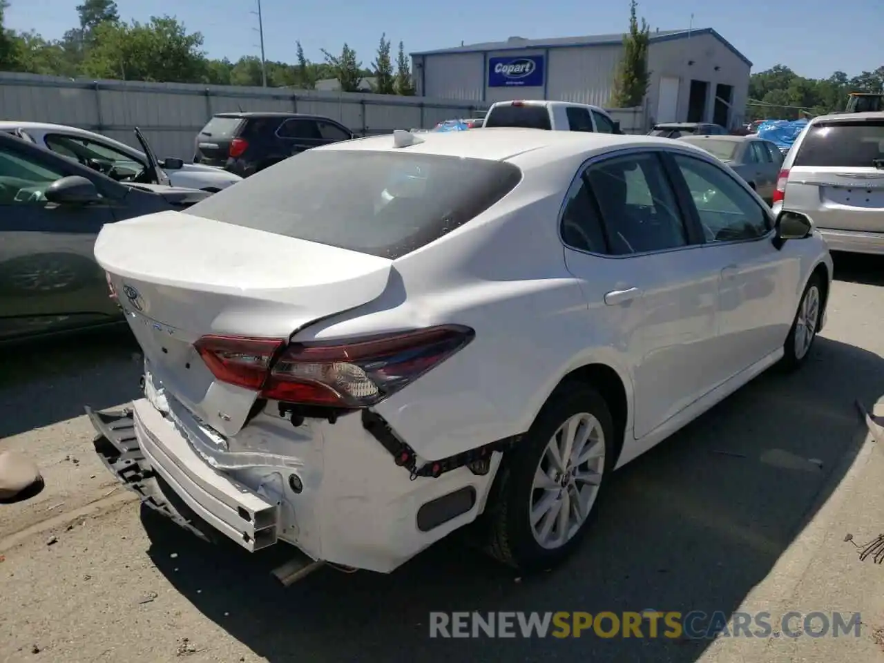 4 Photograph of a damaged car 4T1C11AK4NU663728 TOYOTA CAMRY 2022