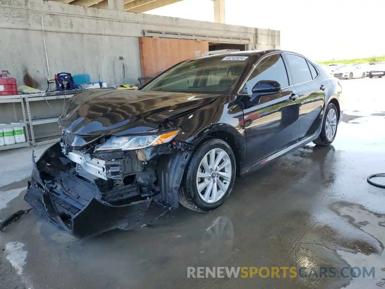 1 Photograph of a damaged car 4T1C11AK5NU642712 TOYOTA CAMRY 2022