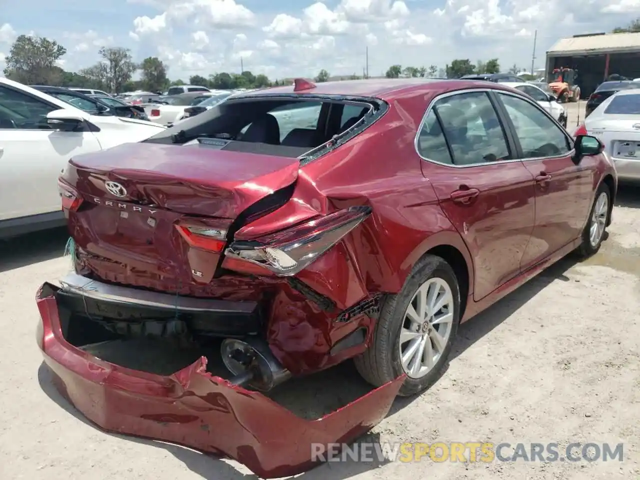 4 Photograph of a damaged car 4T1C11AK5NU657596 TOYOTA CAMRY 2022