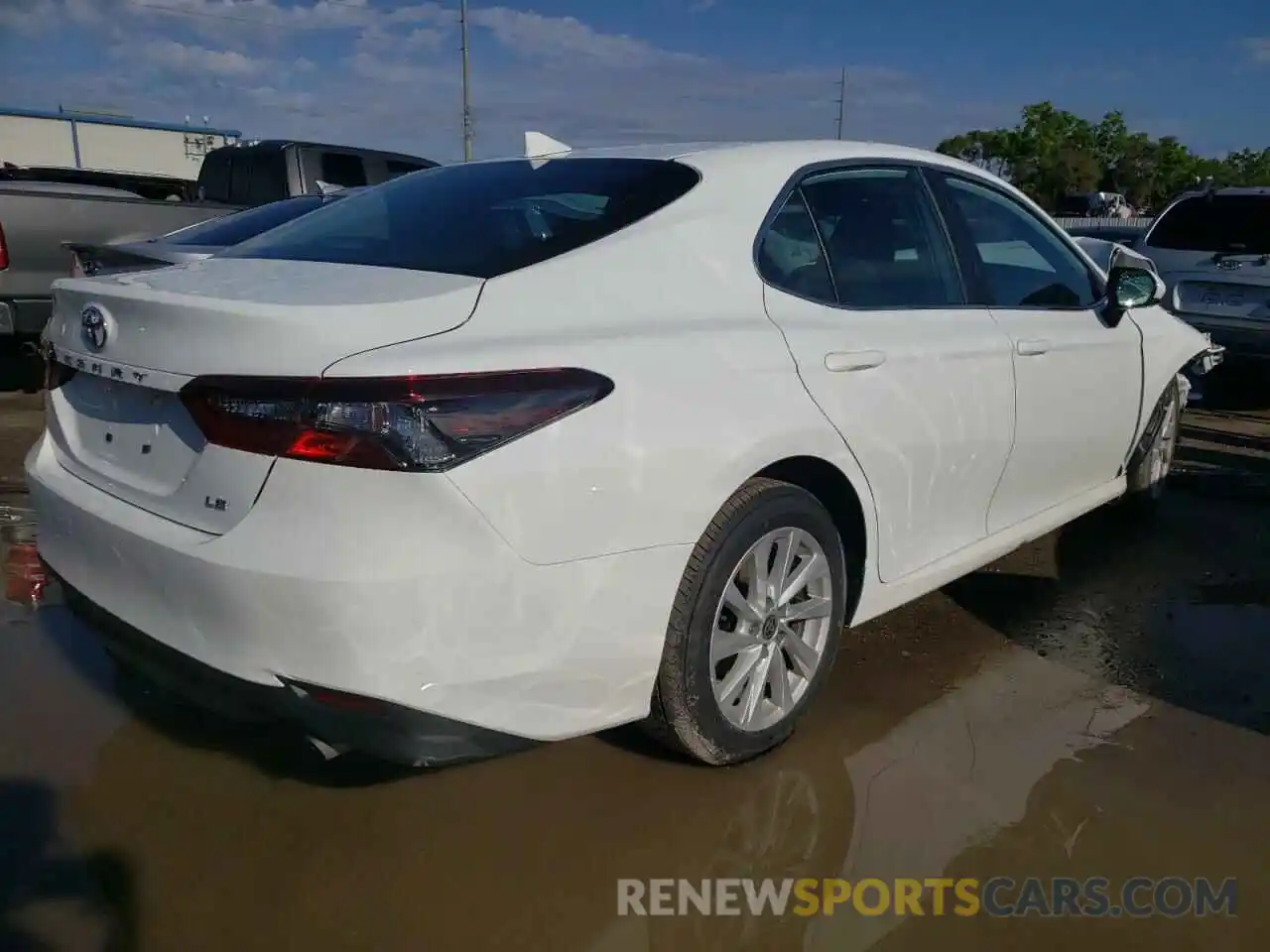 4 Photograph of a damaged car 4T1C11AK5NU665519 TOYOTA CAMRY 2022