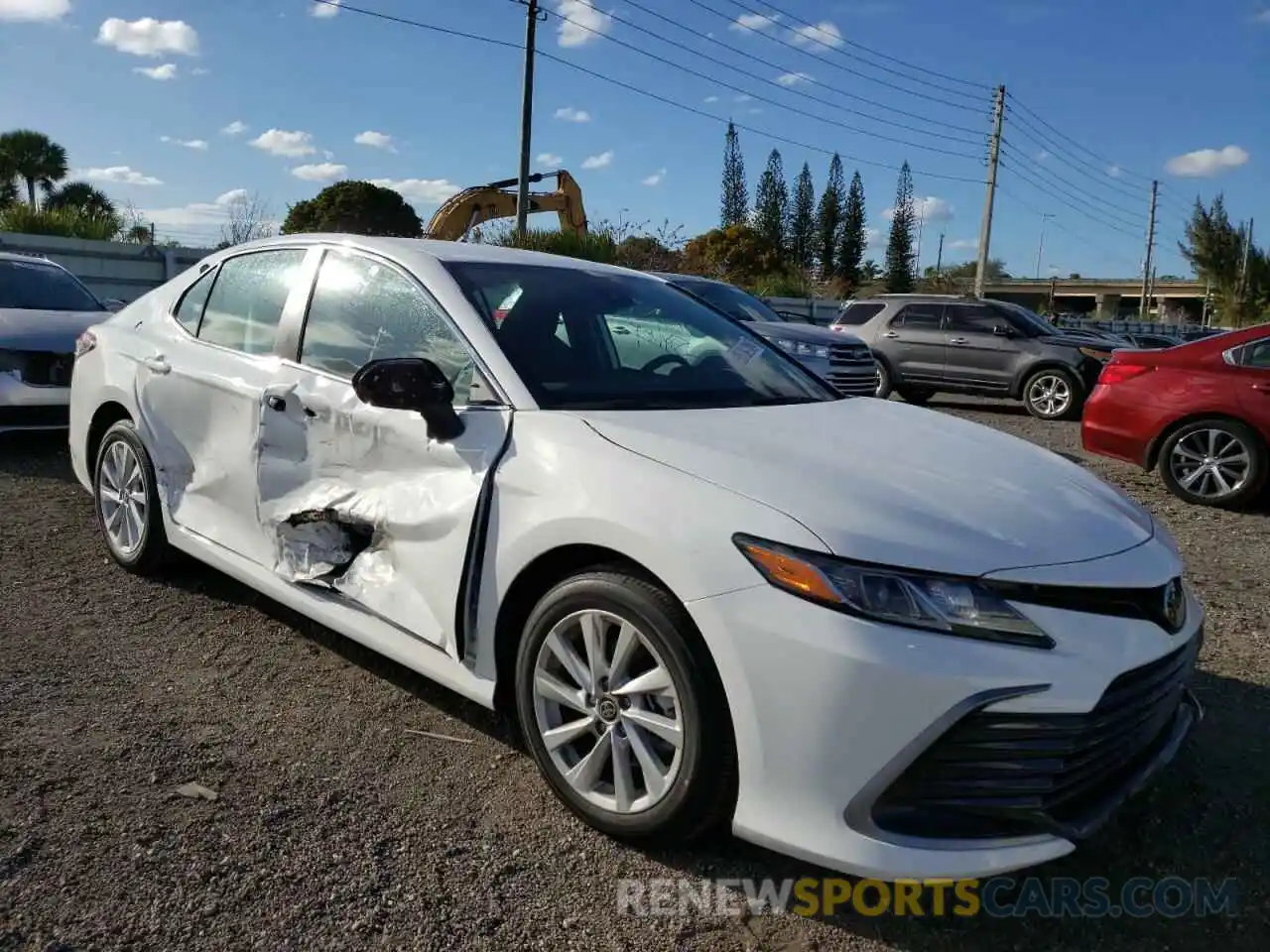 1 Photograph of a damaged car 4T1C11AK5NU666685 TOYOTA CAMRY 2022