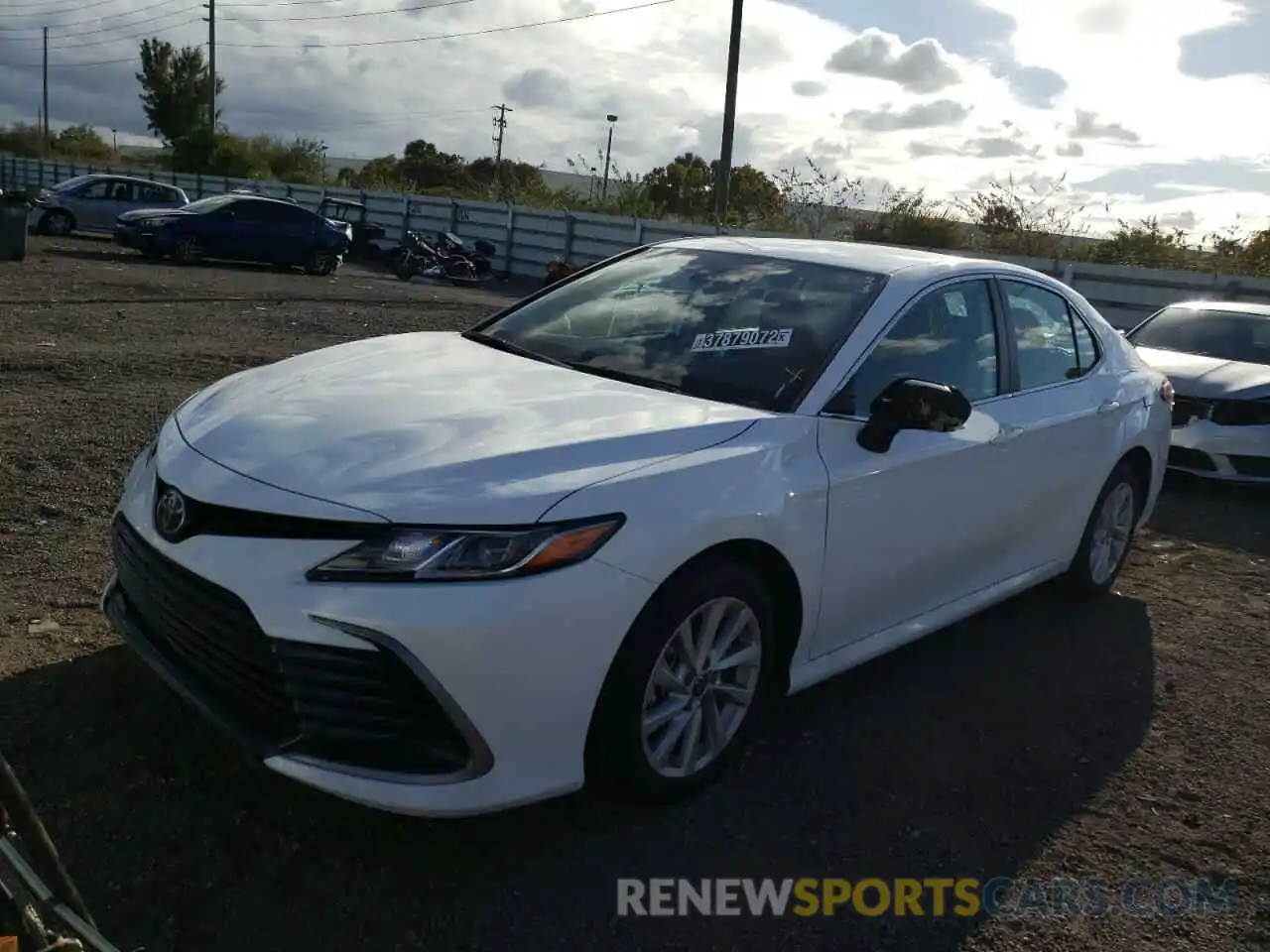 2 Photograph of a damaged car 4T1C11AK5NU666685 TOYOTA CAMRY 2022