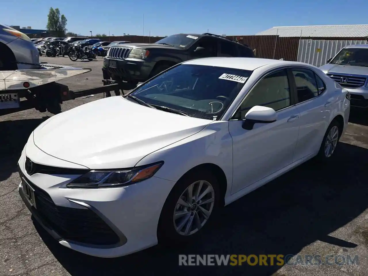 2 Photograph of a damaged car 4T1C11AK5NU673684 TOYOTA CAMRY 2022