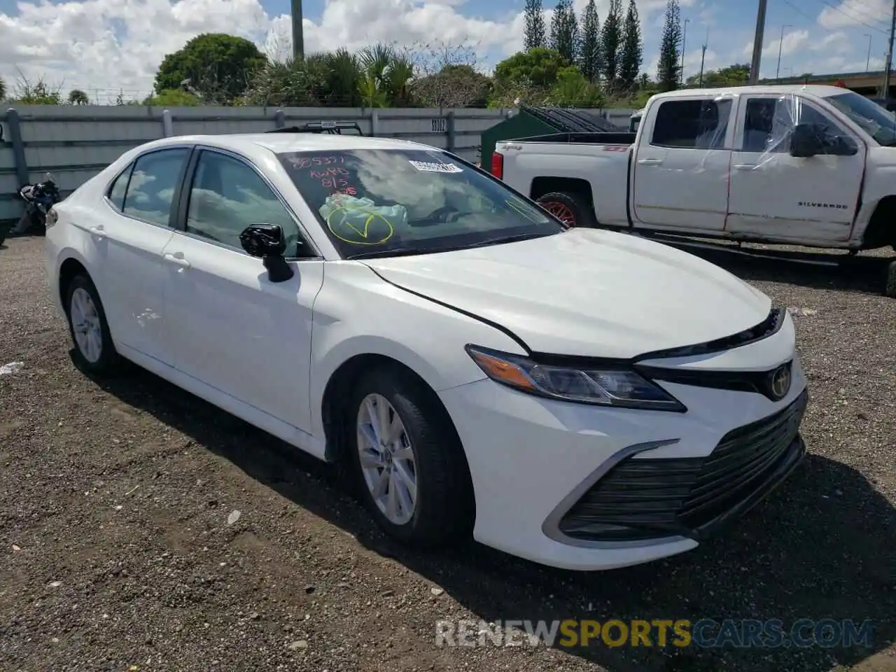 1 Photograph of a damaged car 4T1C11AK5NU685351 TOYOTA CAMRY 2022