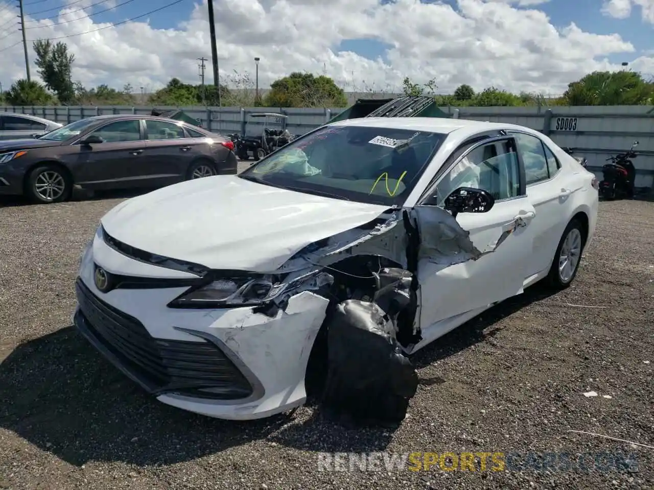 2 Photograph of a damaged car 4T1C11AK5NU685351 TOYOTA CAMRY 2022