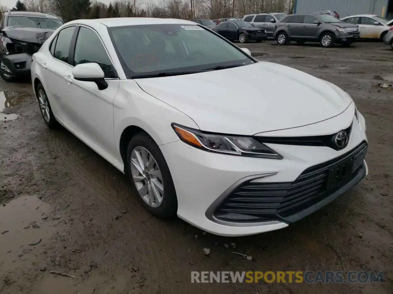 1 Photograph of a damaged car 4T1C11AK6NU013623 TOYOTA CAMRY 2022