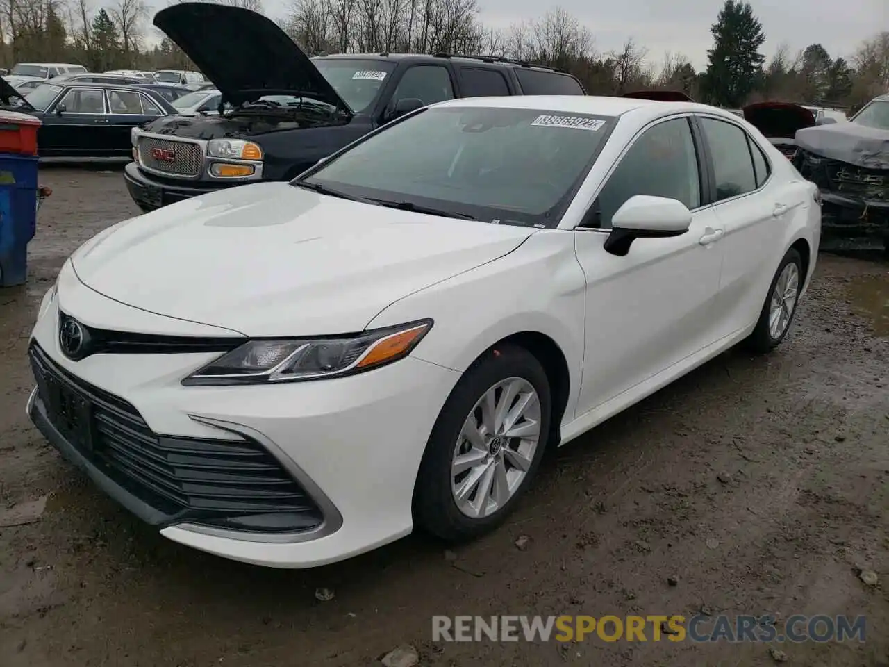 2 Photograph of a damaged car 4T1C11AK6NU013623 TOYOTA CAMRY 2022