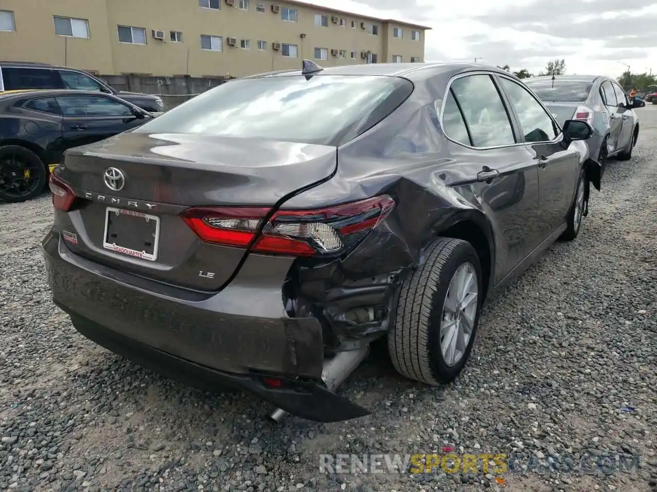 4 Photograph of a damaged car 4T1C11AK6NU631220 TOYOTA CAMRY 2022