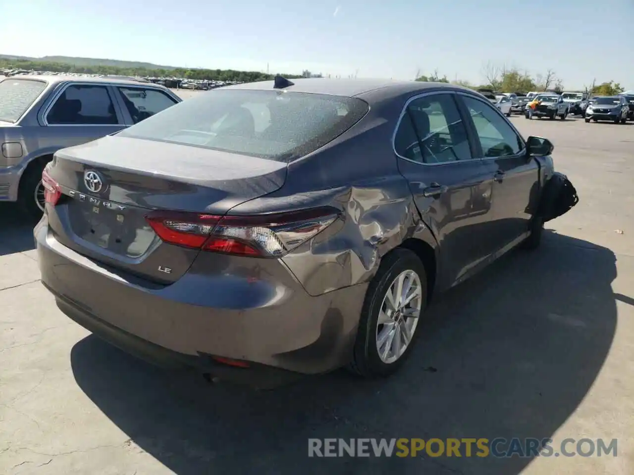 4 Photograph of a damaged car 4T1C11AK6NU640449 TOYOTA CAMRY 2022