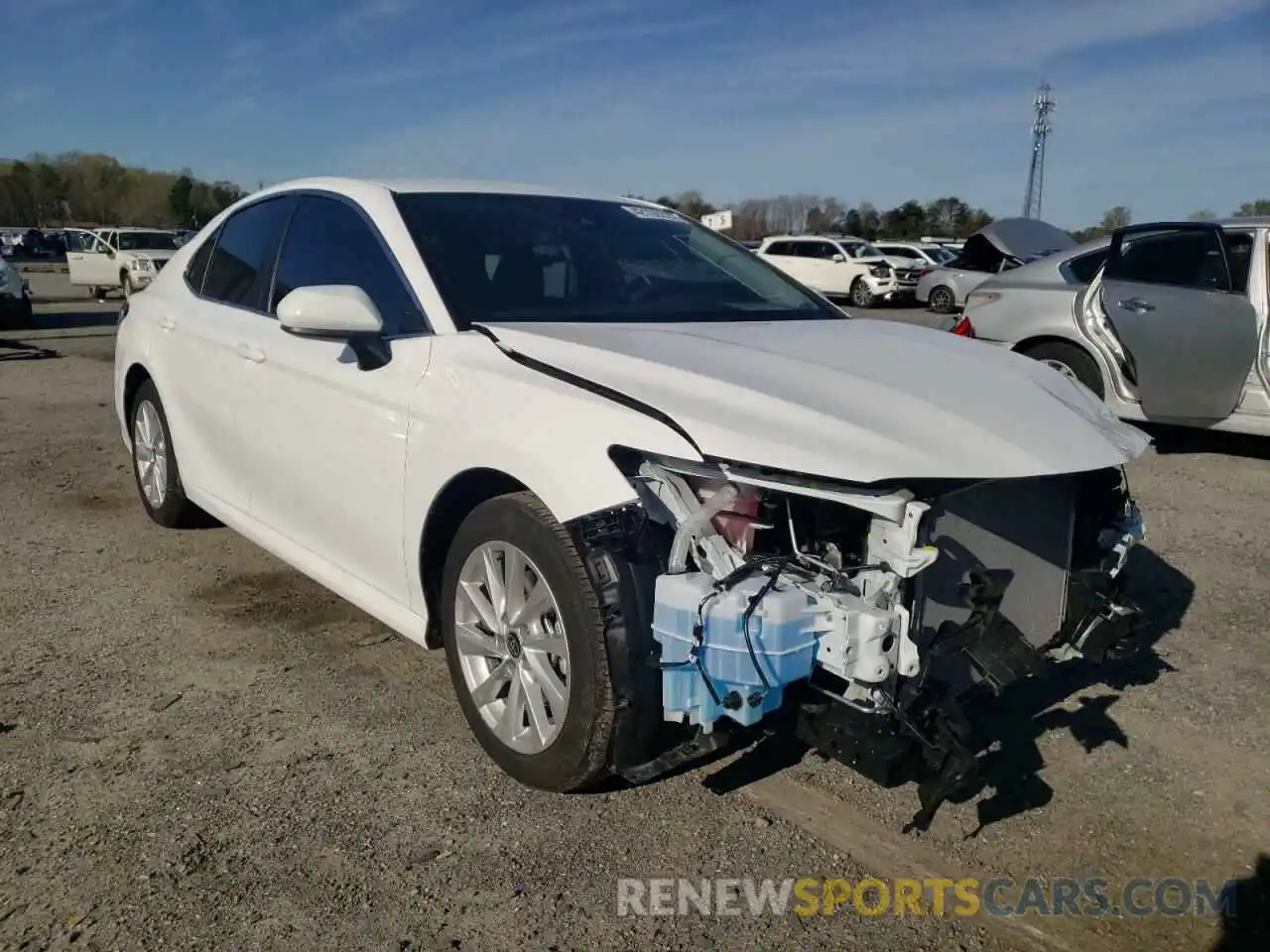 1 Photograph of a damaged car 4T1C11AK6NU647031 TOYOTA CAMRY 2022