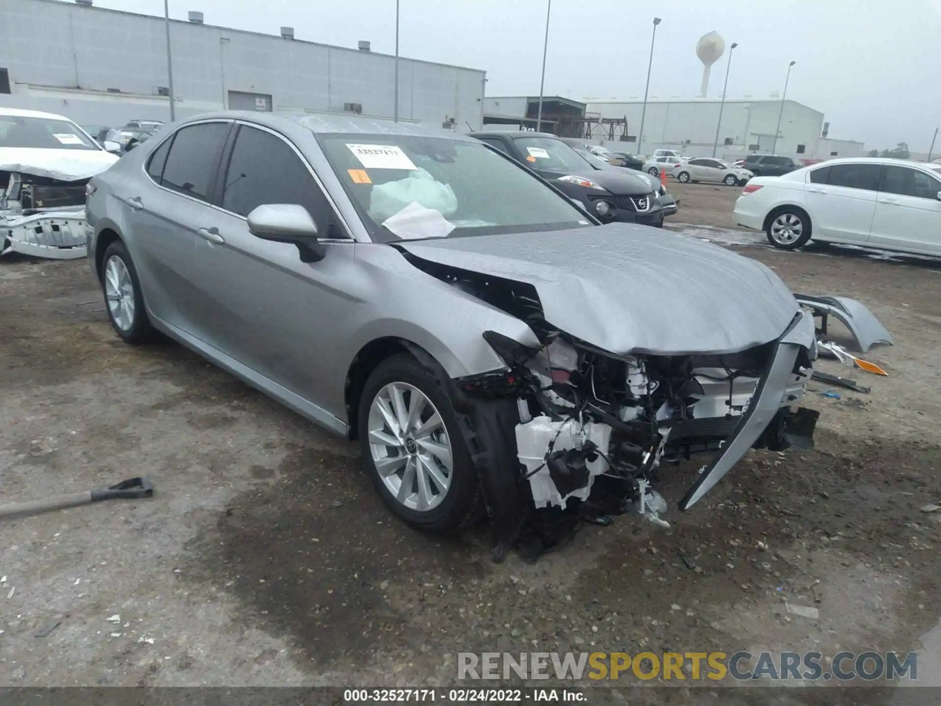 1 Photograph of a damaged car 4T1C11AK6NU661835 TOYOTA CAMRY 2022