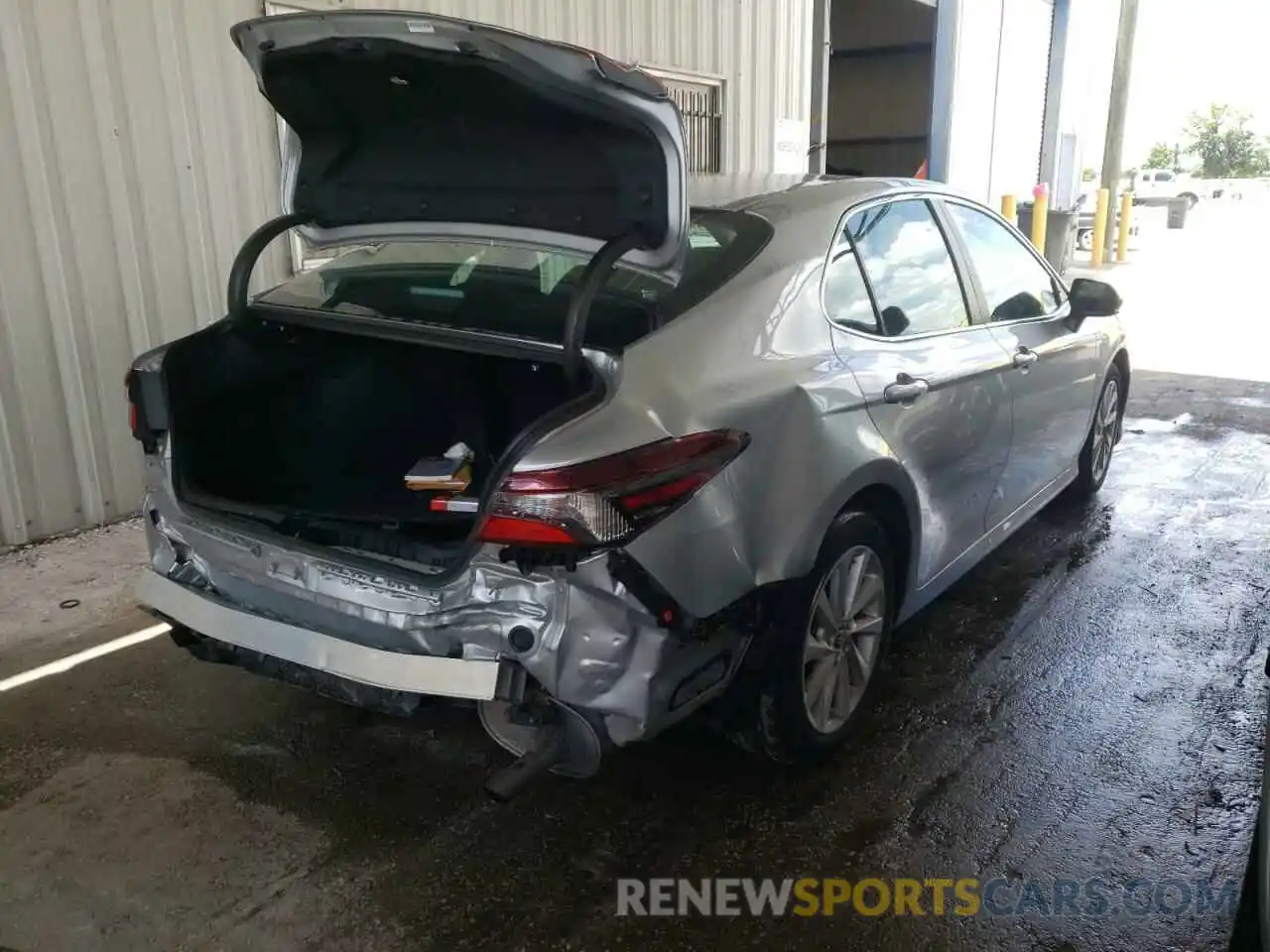 4 Photograph of a damaged car 4T1C11AK7NU003246 TOYOTA CAMRY 2022