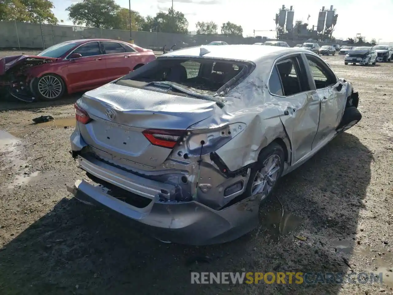 4 Photograph of a damaged car 4T1C11AK7NU631758 TOYOTA CAMRY 2022