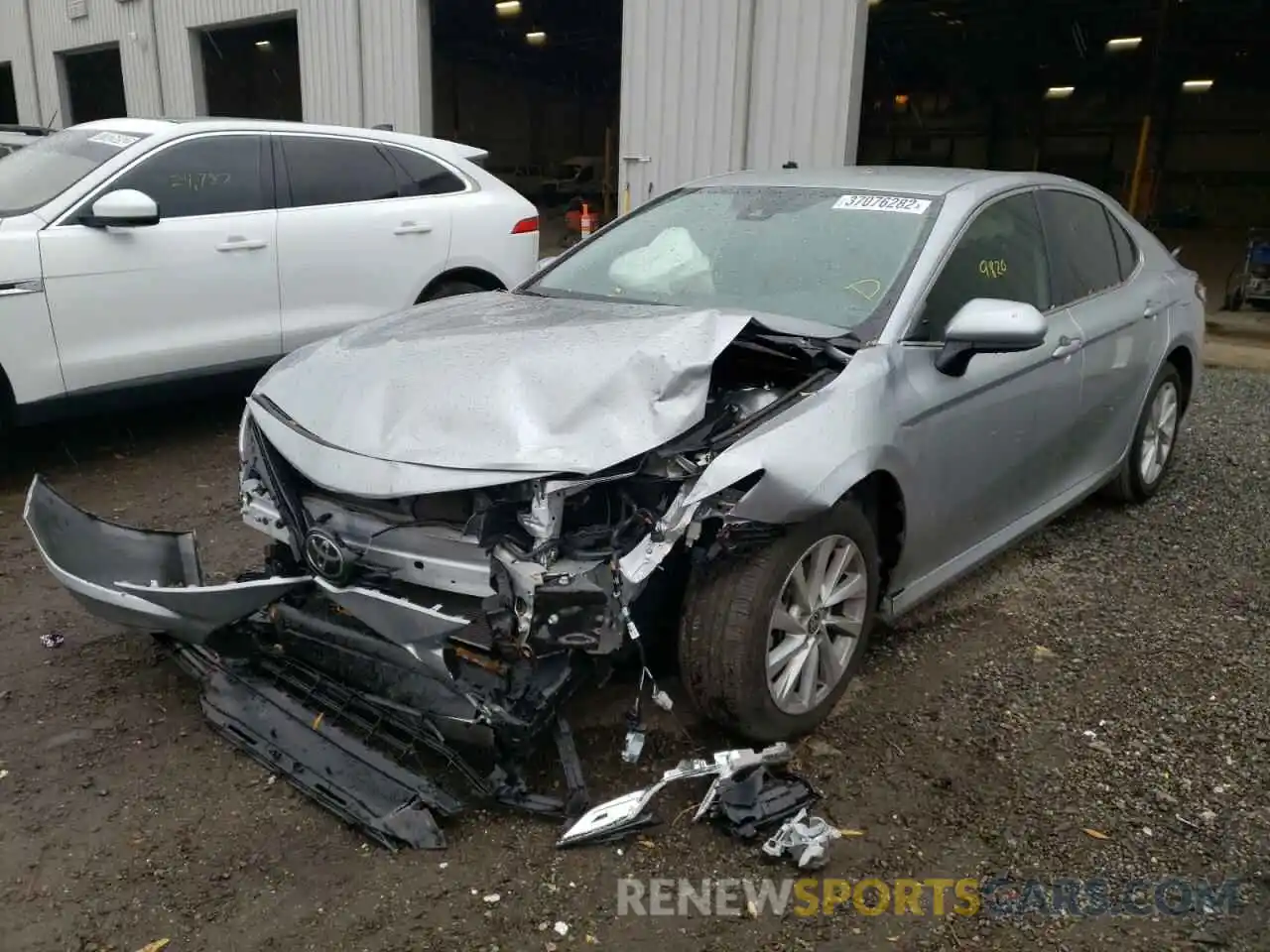 2 Photograph of a damaged car 4T1C11AK7NU638404 TOYOTA CAMRY 2022