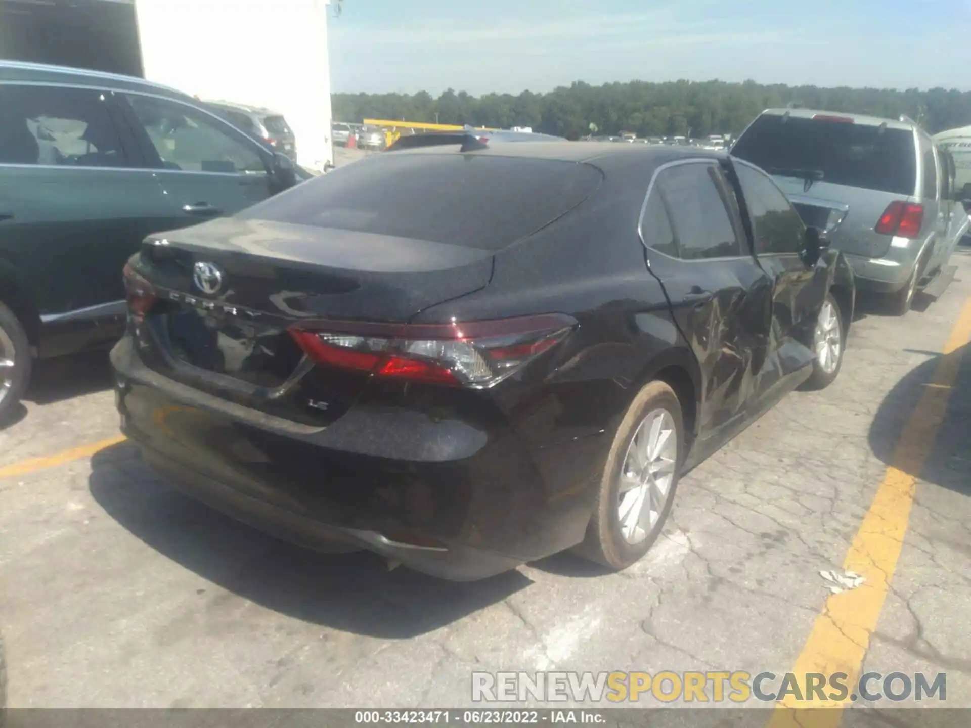 4 Photograph of a damaged car 4T1C11AK7NU657230 TOYOTA CAMRY 2022