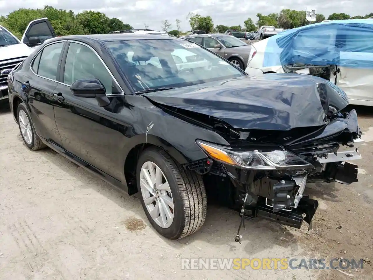 1 Photograph of a damaged car 4T1C11AK7NU664582 TOYOTA CAMRY 2022