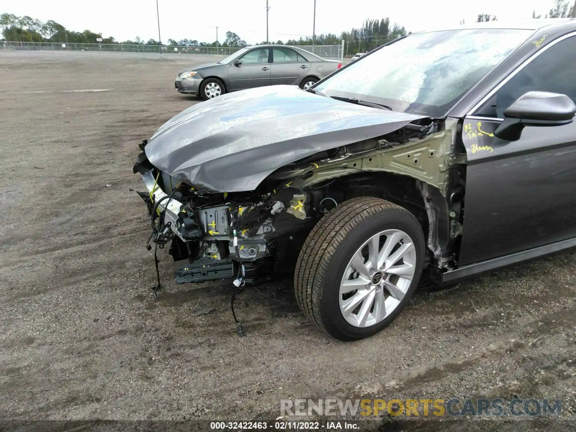 6 Photograph of a damaged car 4T1C11AK8NU629548 TOYOTA CAMRY 2022