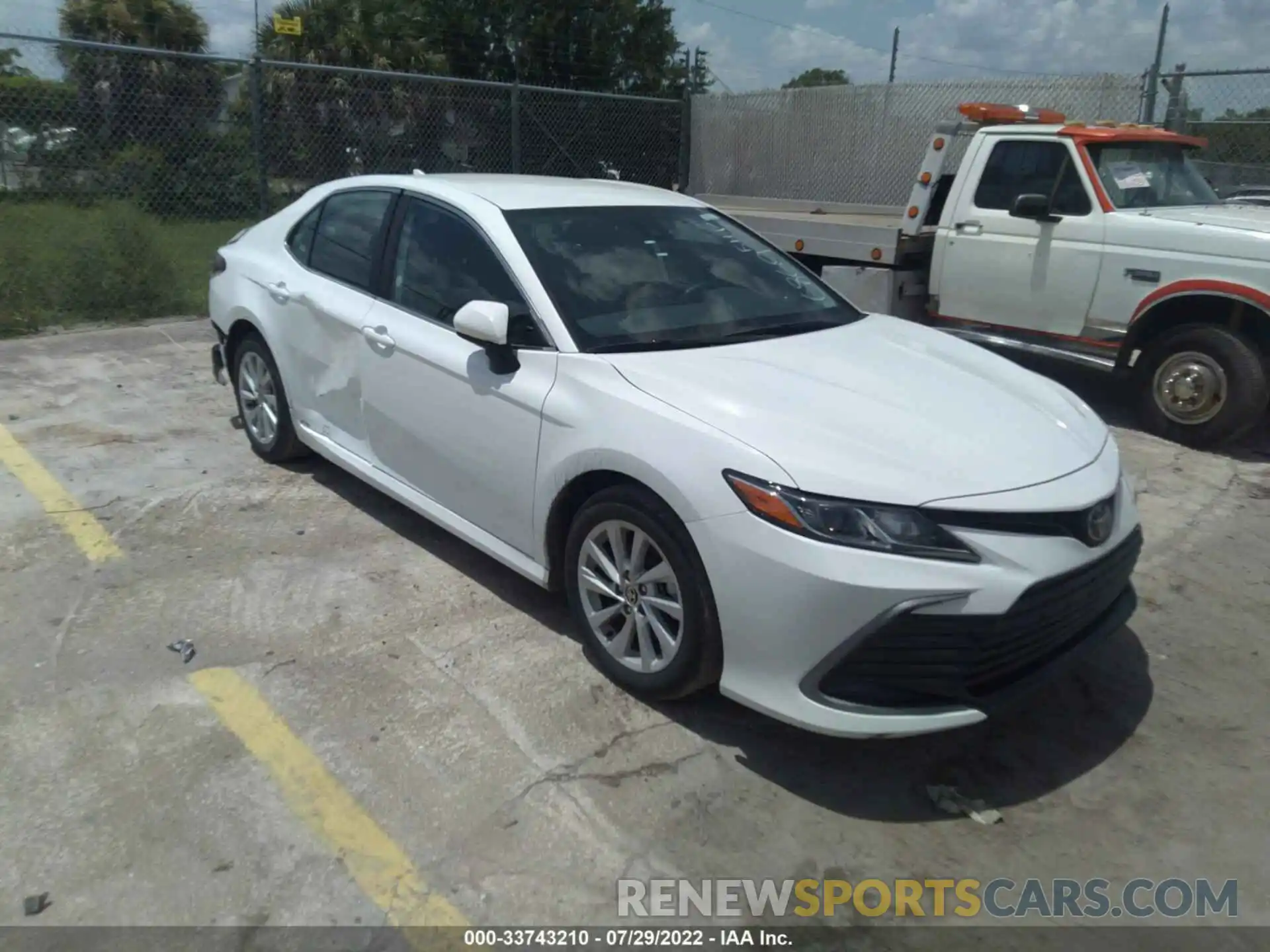 1 Photograph of a damaged car 4T1C11AK8NU636869 TOYOTA CAMRY 2022