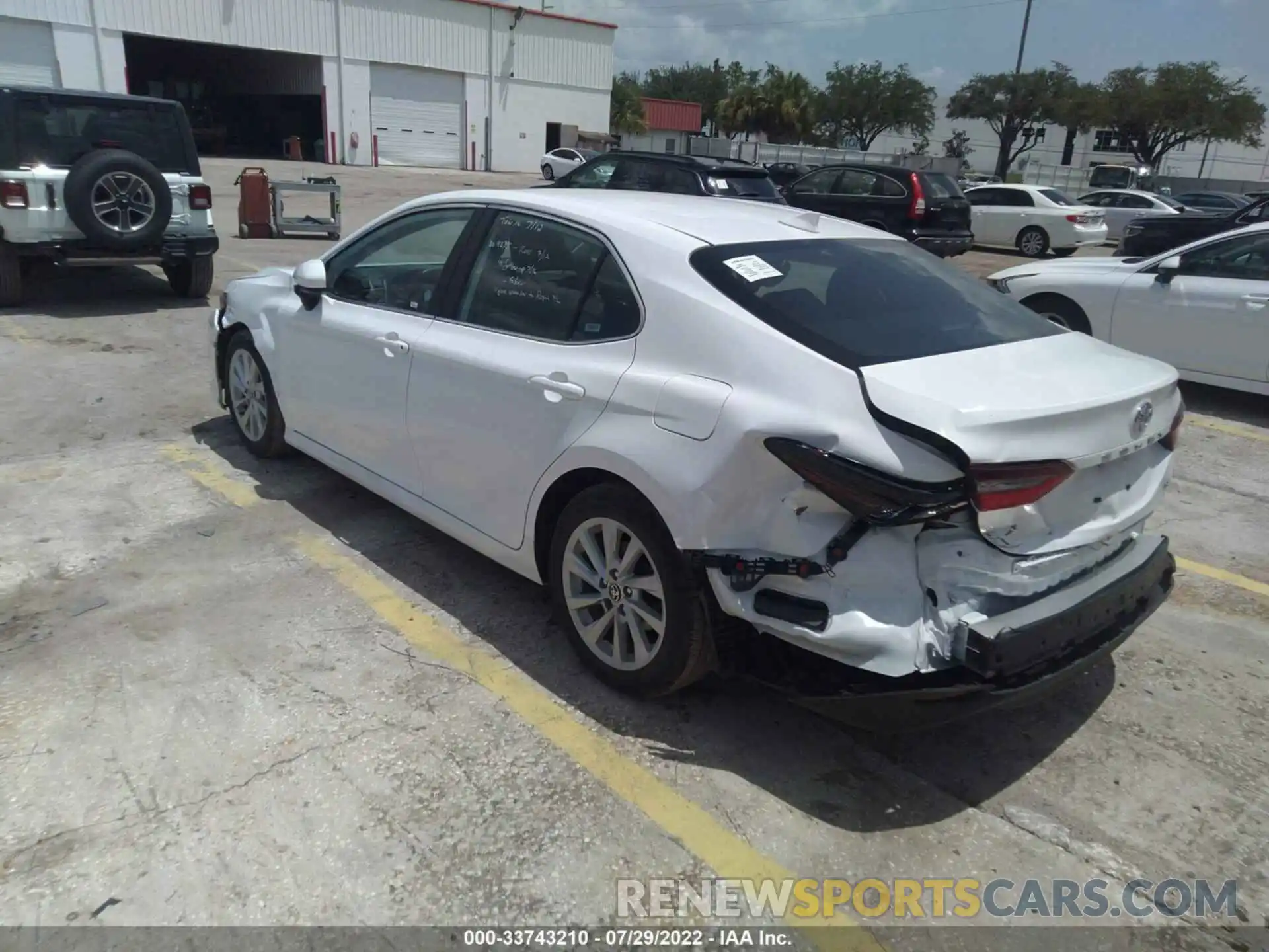 6 Photograph of a damaged car 4T1C11AK8NU636869 TOYOTA CAMRY 2022